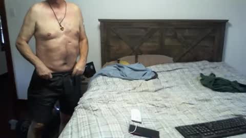 Snapshot of woodworker6473 chatting on 03-01-26, 10:34 woodworker6473 online show from 03-01-26, 10:34