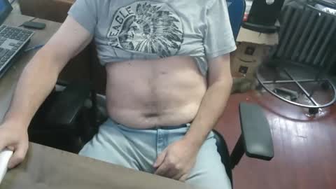 Snapshot of woodworker6473 chatting on 03-12-26, 03:40 woodworker6473 online show from 03-12-26, 03:40