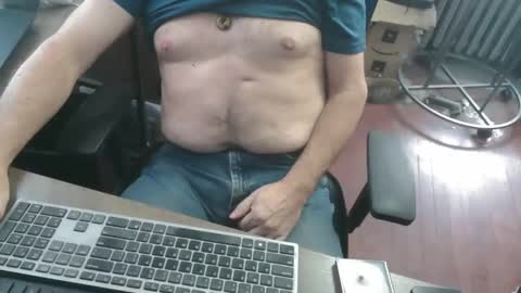 Snapshot of woodworker6473 chatting on 03-20-26, 01:49 woodworker6473 online show from 03-20-26, 01:49