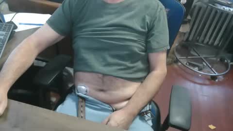 Snapshot of woodworker6473 chatting on 03-30-26, 10:33 woodworker6473 online show from 03-30-26, 10:33