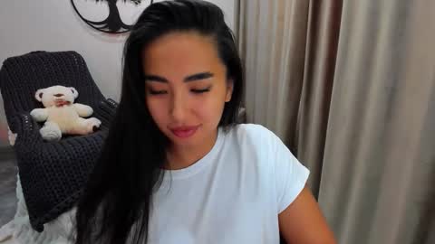 Snapshot of worldofkim chatting on 10-22-25, 06:46 dudetta Kim online show from 10-22-25, 06:46