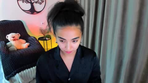 Snapshot of worldofkim chatting on 11-20-25, 01:33 dudetta Kim online show from 11-20-25, 01:33