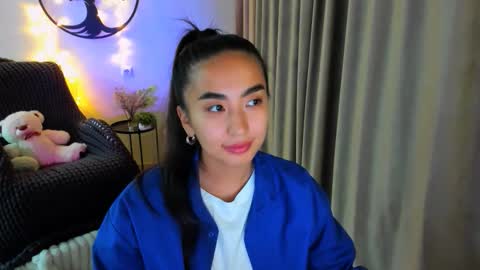 Snapshot of worldofkim chatting on 11-27-25, 01:46 dudetta Kim online show from 11-27-25, 01:46