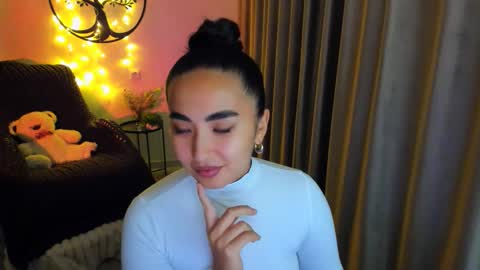 Snapshot of worldofkim chatting on 11-28-25, 03:47 dudetta Kim online show from 11-28-25, 03:47