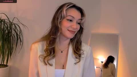 Snapshot of worldsbaby chatting on 10-17-25, 06:21 worldsbaby online show from 10-17-25, 06:21