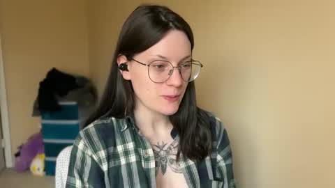 Lucina online show from 02-19-25, 06:10