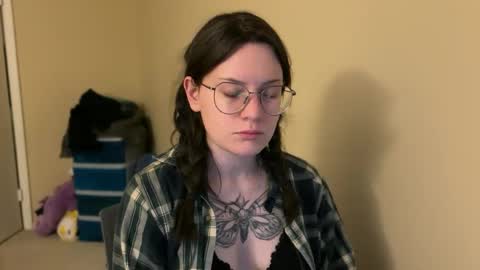 Lucina online show from 02-21-25, 12:16