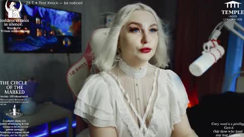 Snapshot of wounded_goddess chatting on 10-24-25, 05:48 Goddess Sophy online show from 10-24-25, 05:48