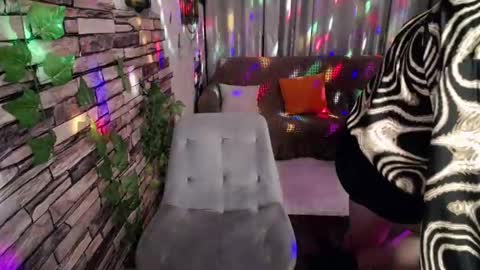 Snapshot of wow_co chatting on 12-06-24, 07:45 wow_co online show from 12-06-24, 07:45