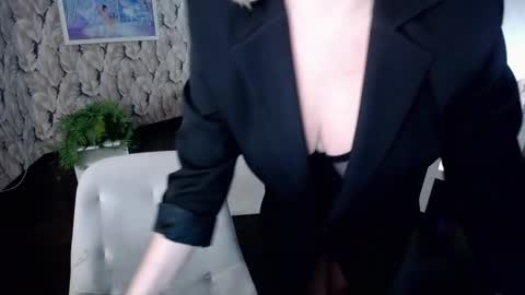 Snapshot of wow_co chatting on 01-13-25, 07:21 wow_co online show from 01-13-25, 07:21