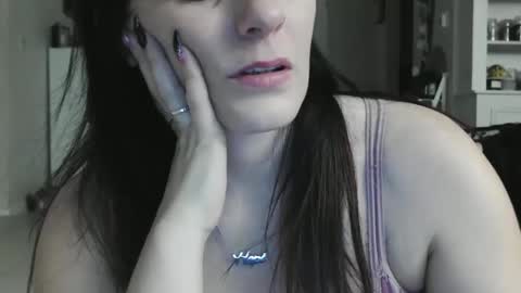 Snapshot of wrenleigh chatting on 12-25-24, 09:24 Crystal Lake online show from 12-25-24, 09:24