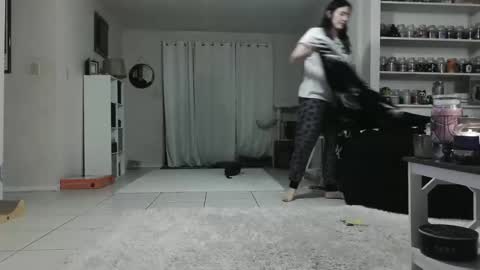 Snapshot of wrenleigh chatting on 01-15-25, 05:19 Crystal Lake online show from 01-15-25, 05:19