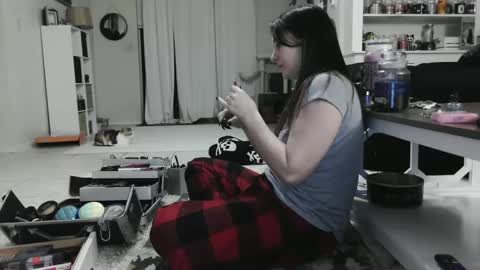 Snapshot of wrenleigh chatting on 01-17-25, 10:11 Crystal Lake online show from 01-17-25, 10:11