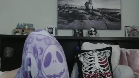 Snapshot of wrenleigh chatting on 02-02-25, 06:58 Crystal Lake online show from 02-02-25, 06:58