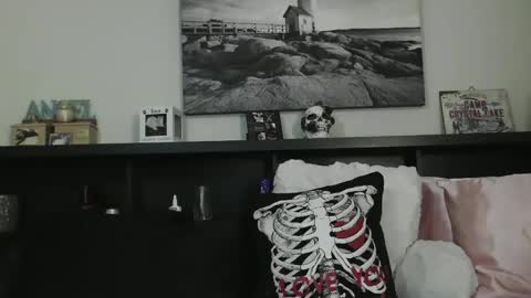 Snapshot of wrenleigh chatting on 02-02-25, 10:02 Crystal Lake online show from 02-02-25, 10:02