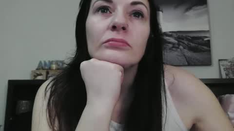 Snapshot of wrenleigh chatting on 02-15-25, 11:17 Crystal Lake online show from 02-15-25, 11:17