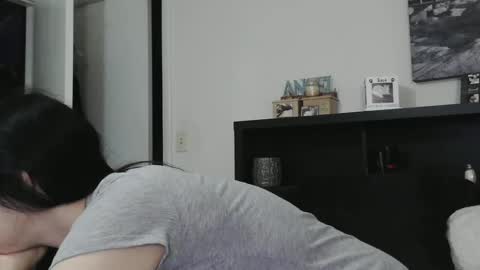 Snapshot of wrenleigh chatting on 02-16-25, 10:32 Crystal Lake online show from 02-16-25, 10:32