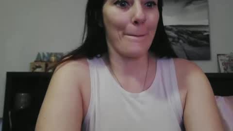 Snapshot of wrenleigh chatting on 02-18-25, 07:10 Crystal Lake online show from 02-18-25, 07:10