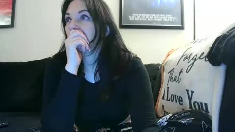 Snapshot of wrenleigh chatting on 09-16-25, 04:24 Crystal Lake online show from 09-16-25, 04:24