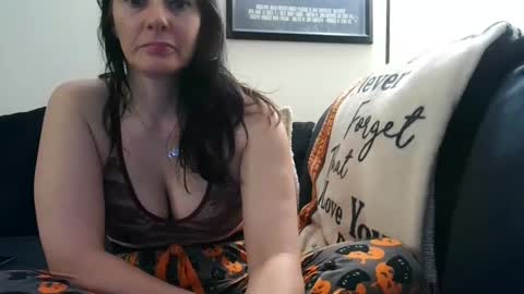 Snapshot of wrenleigh chatting on 09-29-25, 04:50 Crystal Lake online show from 09-29-25, 04:50