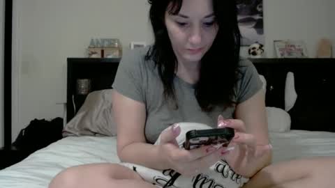 Snapshot of wrenleigh chatting on 10-03-25, 08:00 Crystal Lake online show from 10-03-25, 08:00