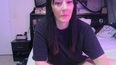 Snapshot of wrenleigh chatting on 04-20-26, 06:27 Crystal Lake online show from 04-20-26, 06:27