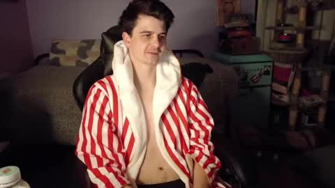 Snapshot of wyattfans_ chatting on 10-12-25, 06:34 Wyatt online show from 10-12-25, 06:34