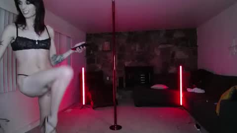 Snapshot of wytransgal chatting on 11-22-25, 01:26 WyTransGal - Aurora online show from 11-22-25, 01:26