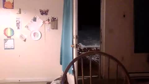Snapshot of x0_jade chatting on 12-03-25, 01:24 x0_jade online show from 12-03-25, 01:24