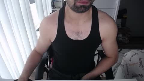 Snapshot of x_____0_____x chatting on 01-09-26, 11:24 Mr. Lonely online show from 01-09-26, 11:24