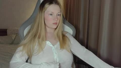 Snapshot of x__ivy_x chatting on 04-22-26, 05:36 eva online show from 04-22-26, 05:36