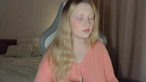 Snapshot of x__ivy_x chatting on 04-25-26, 05:10 eva online show from 04-25-26, 05:10