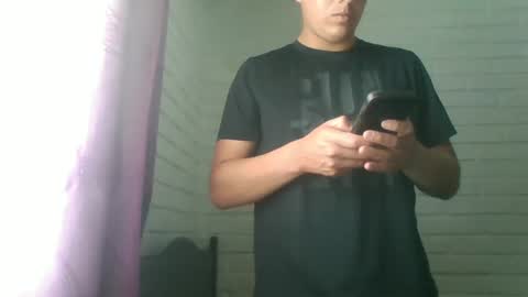 Snapshot of x_andrescam chatting on 12-30-24, 08:04 x_andrescam online show from 12-30-24, 08:04