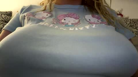 Mariah  online show from 10-23-25, 12:54