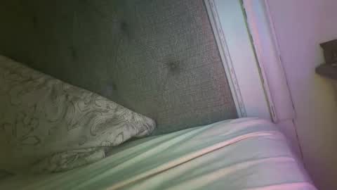 Mariah  online show from 11-27-25, 06:15