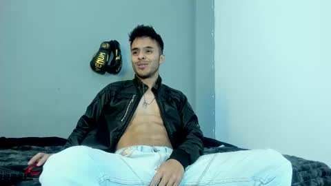 Snapshot of x_harold_x chatting on 11-08-25, 12:49 Harold online show from 11-08-25, 12:49