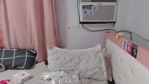 Snapshot of x_lexi_x chatting on 04-19-26, 06:54 x_lexi_x online show from 04-19-26, 06:54
