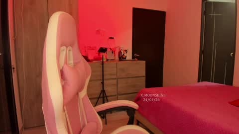 Snapshot of x_moonshine chatting on 04-25-26, 02:14 s s s online show from 04-25-26, 02:14
