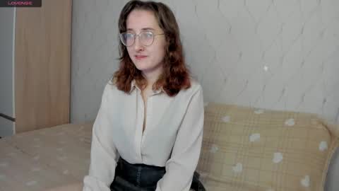 Snapshot of x_purr_agatha_x chatting on 10-27-25, 02:37 Agatha online show from 10-27-25, 02:37