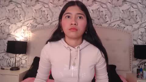 Snapshot of xaander_ chatting on 11-03-25, 03:30 aurora online show from 11-03-25, 03:30