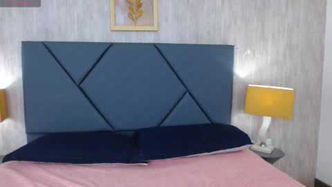 Snapshot of xaander_ chatting on 11-05-25, 04:01 aurora online show from 11-05-25, 04:01