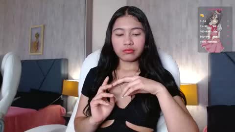 Snapshot of xaander_ chatting on 11-24-25, 03:06 aurora online show from 11-24-25, 03:06