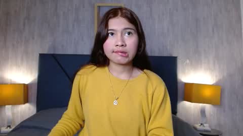 Snapshot of xaander_ chatting on 12-04-25, 03:05 aurora online show from 12-04-25, 03:05