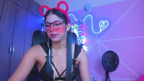 Snapshot of xallysonx_ chatting on 01-31-25, 11:24 XALLYSONX online show from 01-31-25, 11:24