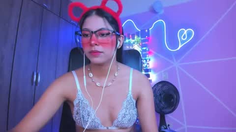 Snapshot of xallysonx_ chatting on 02-04-25, 11:27 XALLYSONX online show from 02-04-25, 11:27