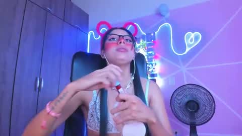 Snapshot of xallysonx_ chatting on 02-04-25, 05:34 XALLYSONX online show from 02-04-25, 05:34
