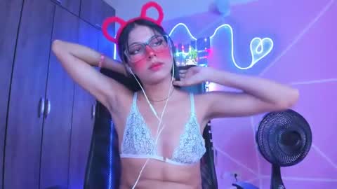 Snapshot of xallysonx_ chatting on 02-07-25, 02:47 XALLYSONX online show from 02-07-25, 02:47
