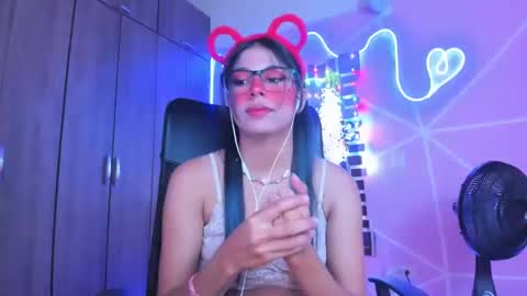 Snapshot of xallysonx_ chatting on 02-08-25, 02:16 XALLYSONX online show from 02-08-25, 02:16