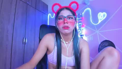 Snapshot of xallysonx_ chatting on 02-10-25, 02:16 XALLYSONX online show from 02-10-25, 02:16