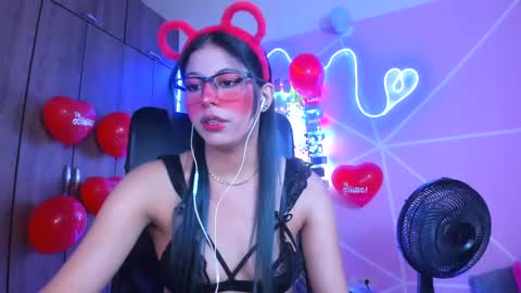 Snapshot of xallysonx_ chatting on 02-15-25, 11:28 XALLYSONX online show from 02-15-25, 11:28